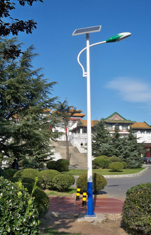 道路太陽(yáng)能路燈你知道怎么選擇瓦數(shù)嗎？